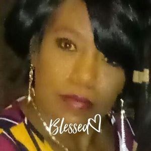 Meet your Posher, Valoria